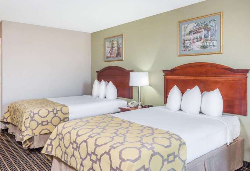 בית מלון כפרי Baymont By Wyndham Clarksville Northeast