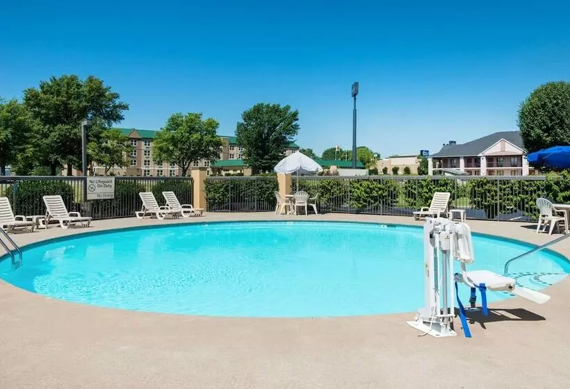 酒店 Baymont By Wyndham Clarksville Northeast