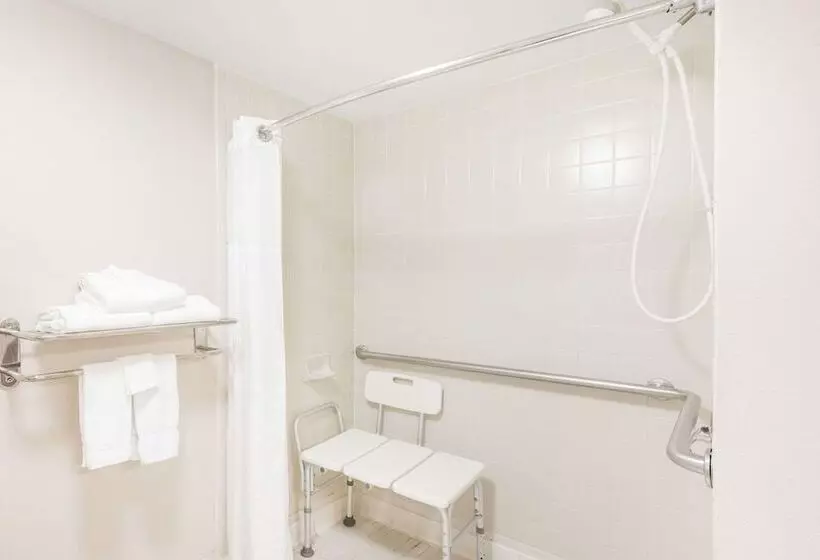 酒店 Baymont By Wyndham Clarksville Northeast