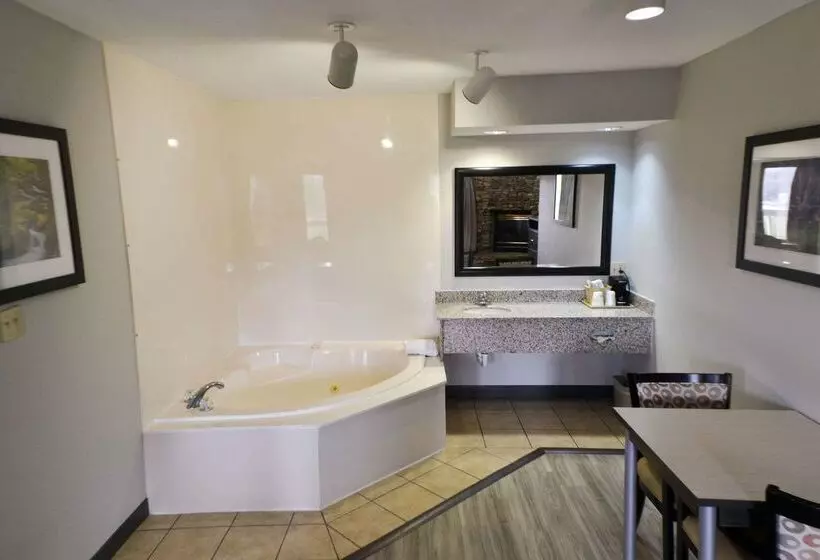 فندق Best Western Cades Cove Inn