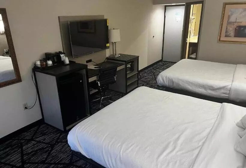 Отель Baymont By Wyndham Monroe Ohio