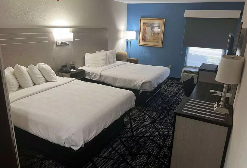 Отель Baymont By Wyndham Monroe Ohio