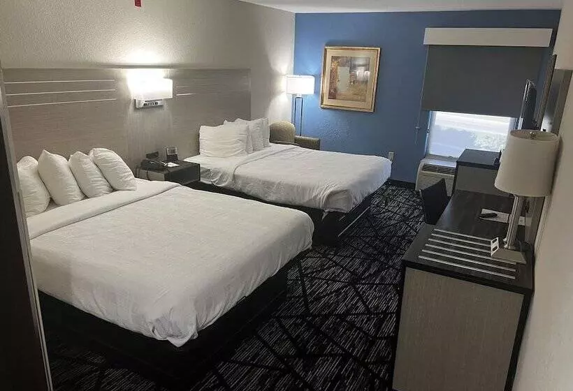 Отель Baymont By Wyndham Monroe Ohio