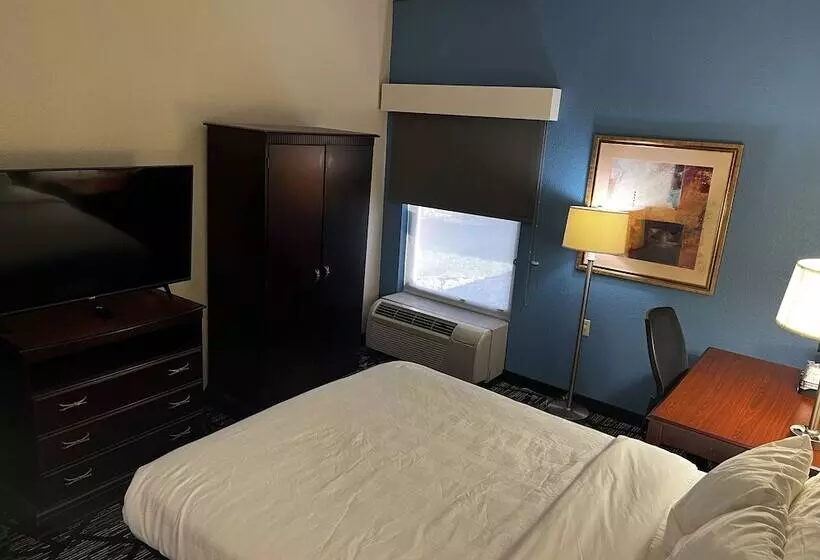 Отель Baymont By Wyndham Monroe Ohio