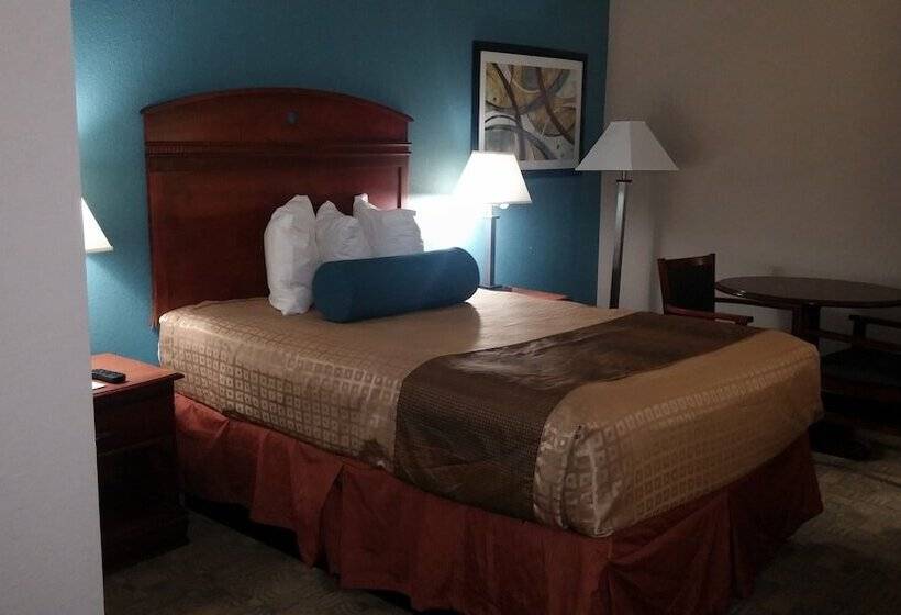 هتل Days Inn By Wyndham Englewood Dayton Airport