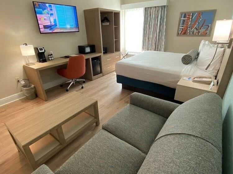 هتل Galleria Palms Orlando Free Theme Park Shuttles