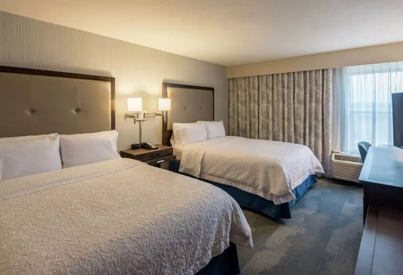 هتل Hampton Inn & Suites Jackson Coliseum