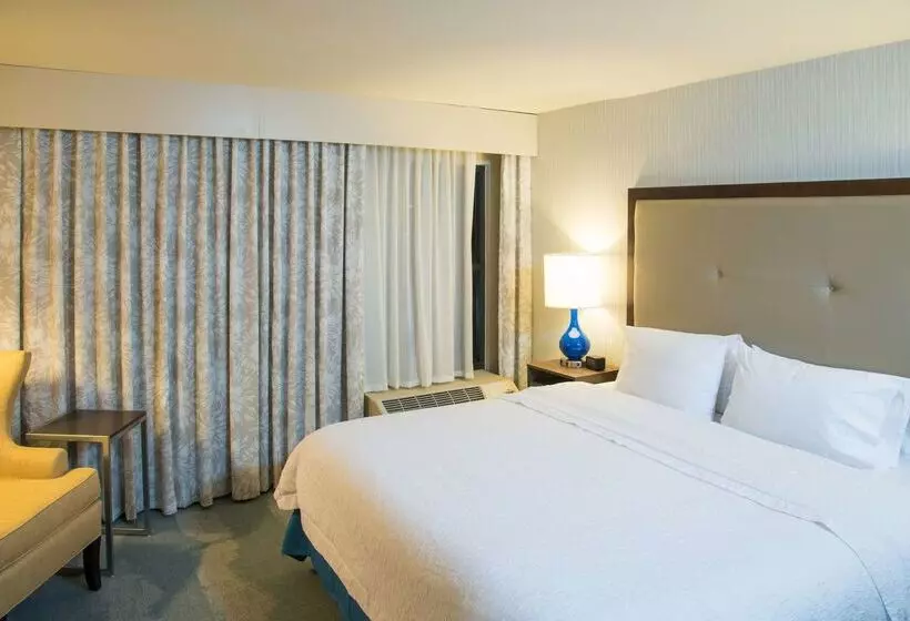 هتل Hampton Inn & Suites Jackson Coliseum