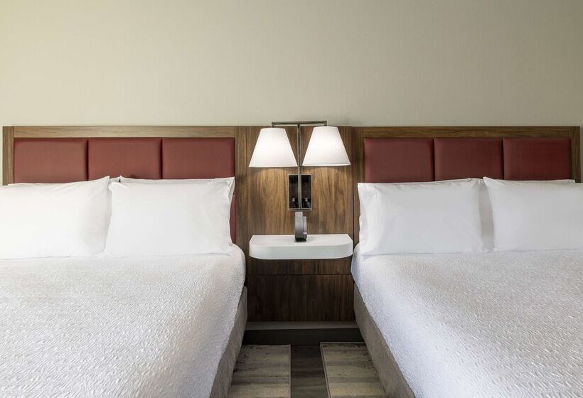 Отель Hampton Inn Athens