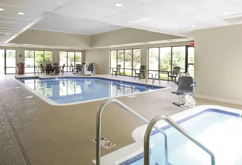 Отель Hampton Inn Chicago Elgin / I90