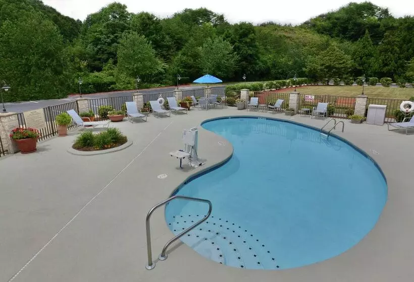 Отель Hampton Inn Martinsville