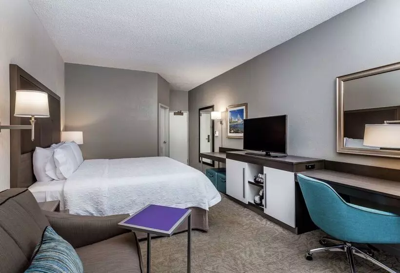 ホテル Hampton Inn Milwaukee Airport