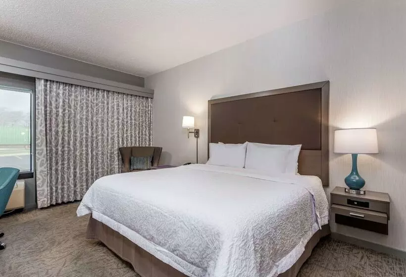 ホテル Hampton Inn Milwaukee Airport