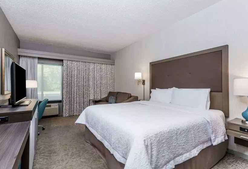 ホテル Hampton Inn Milwaukee Airport