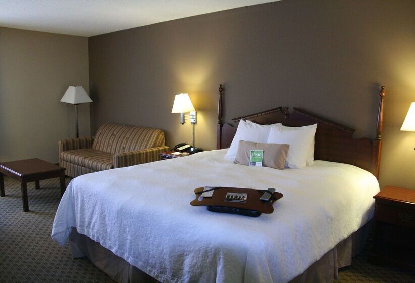 Отель Hampton Inn Olathe