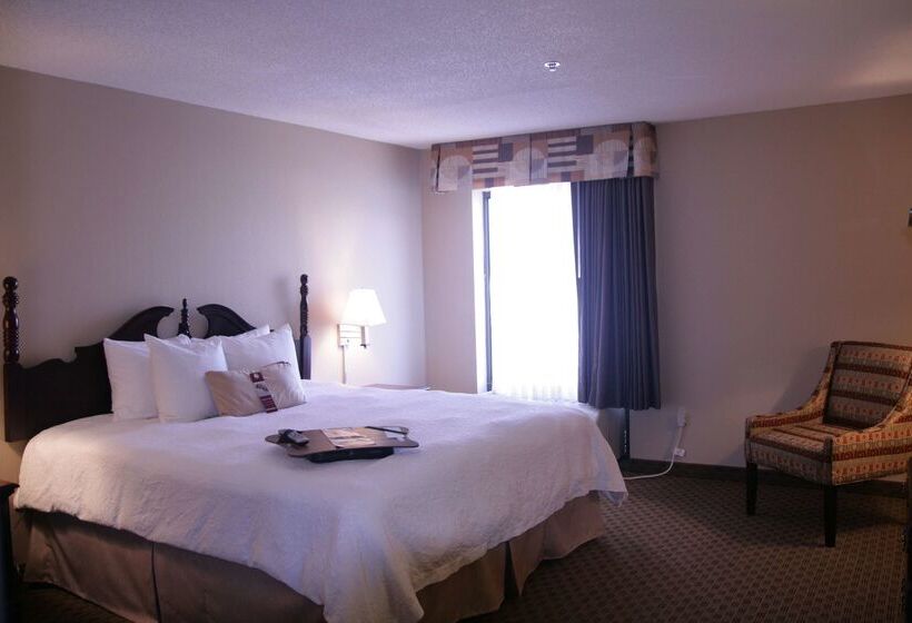 Отель Hampton Inn Olathe