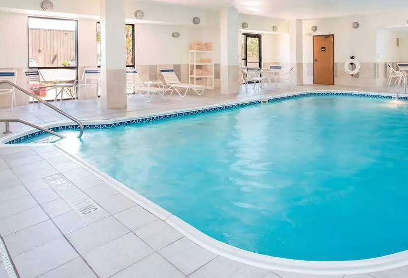 호텔 Hampton Inn Shawnee