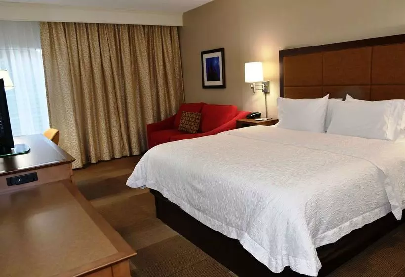 Отель Hampton Inn & Suites Bethlehem