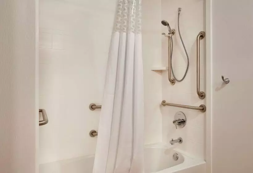 فندق Hampton Inn & Suites Cleveland/independence