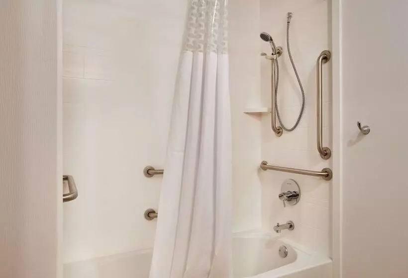 فندق Hampton Inn & Suites Cleveland/independence