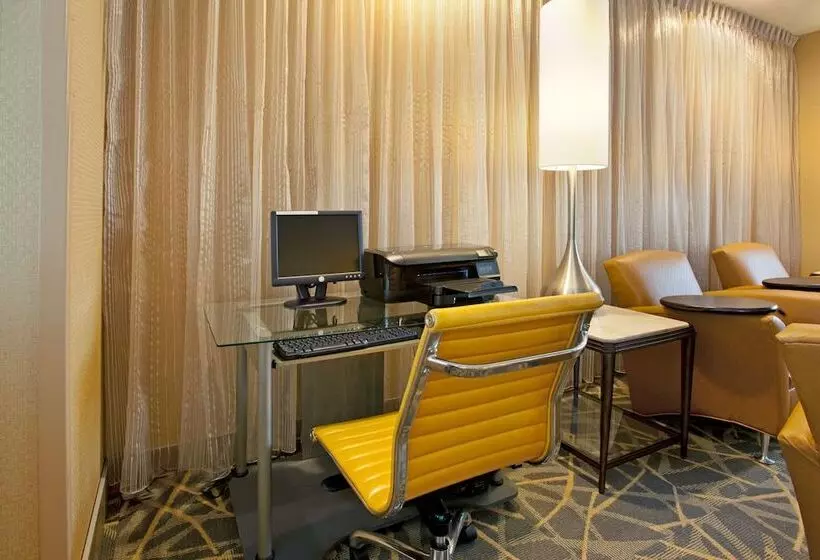 فندق Hampton Inn & Suites Cleveland/independence