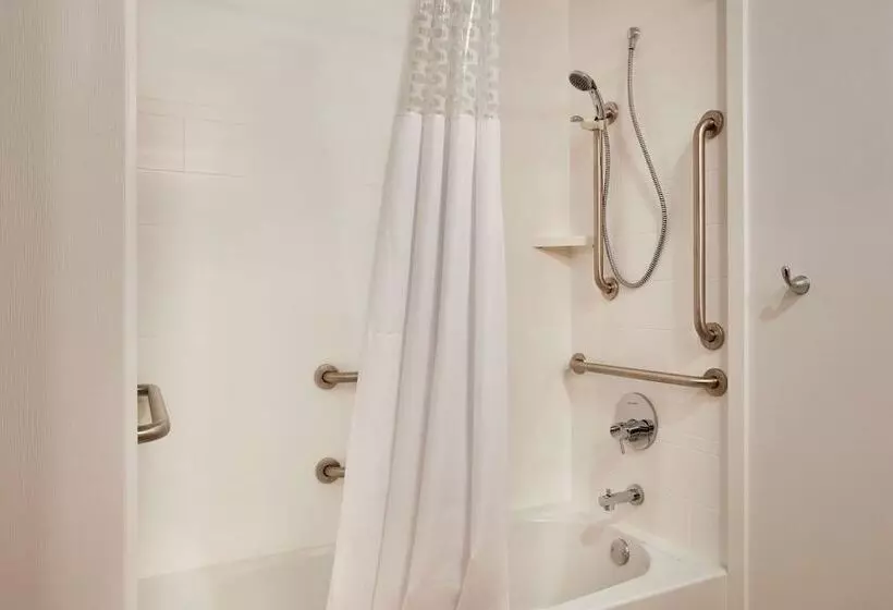 فندق Hampton Inn & Suites Cleveland/independence