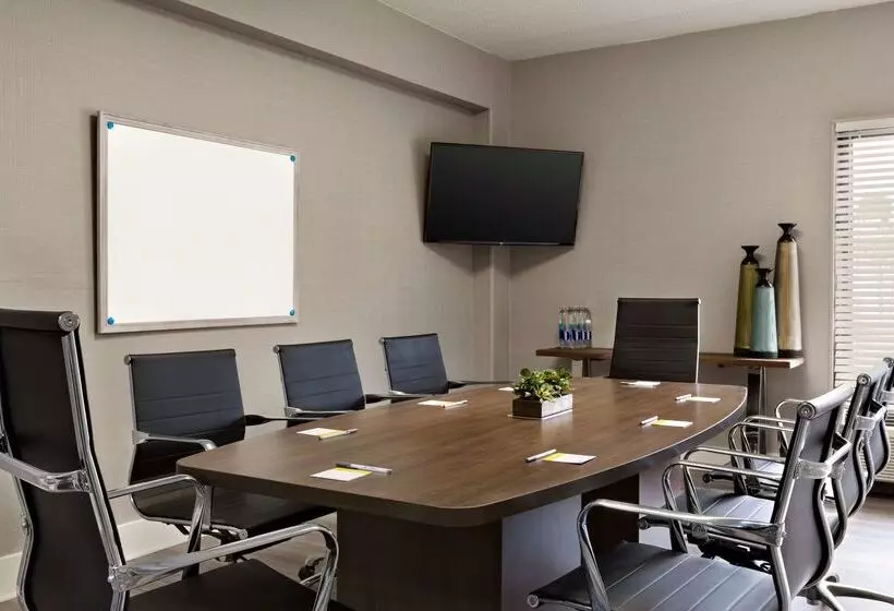 Отель Hampton Inn Waycross