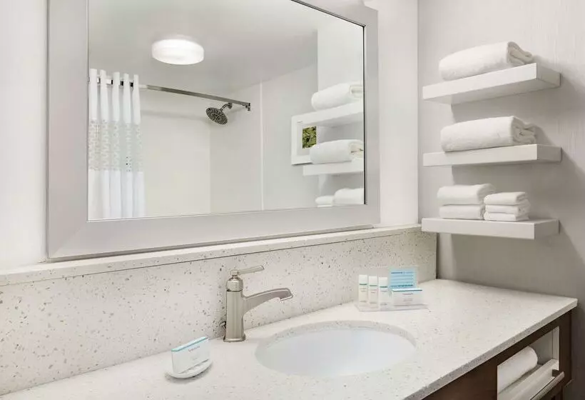 Отель Hampton Inn Waycross