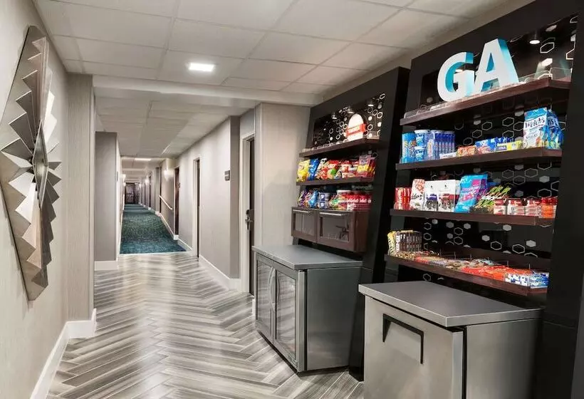 Отель Hampton Inn Waycross