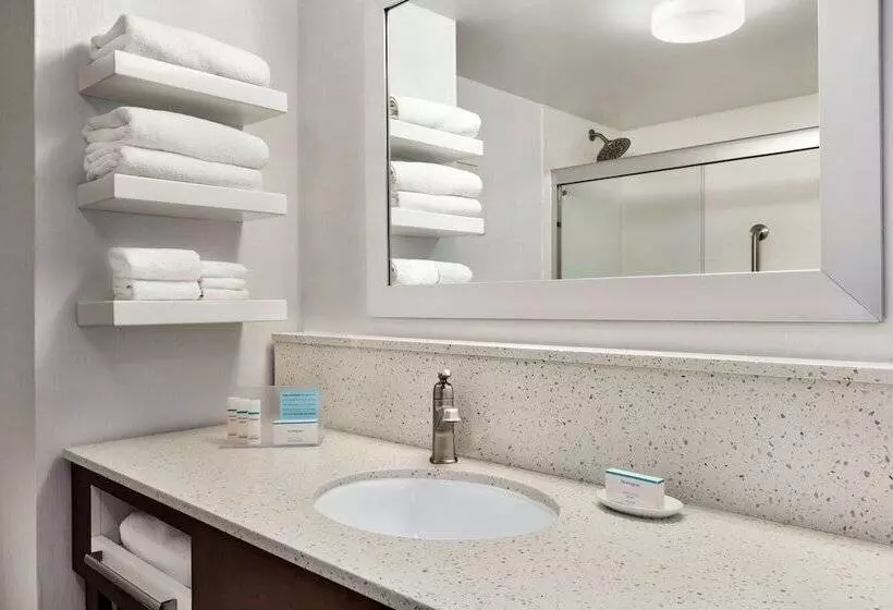 Отель Hampton Inn Waycross