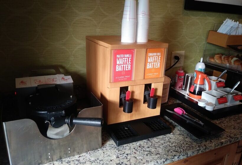 فندق Hampton Inn Wooster