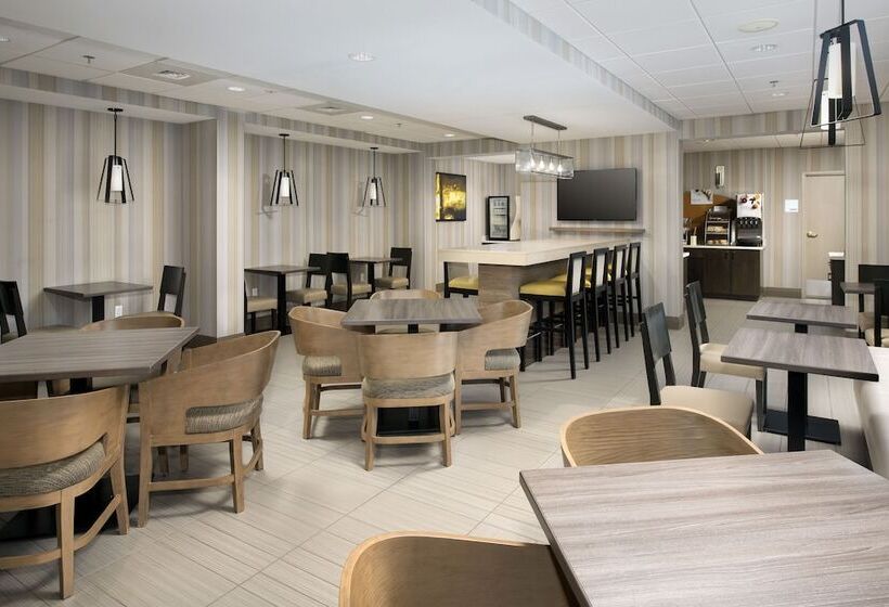 هتل Holiday Inn Express Boston North Woburn, An Ihg