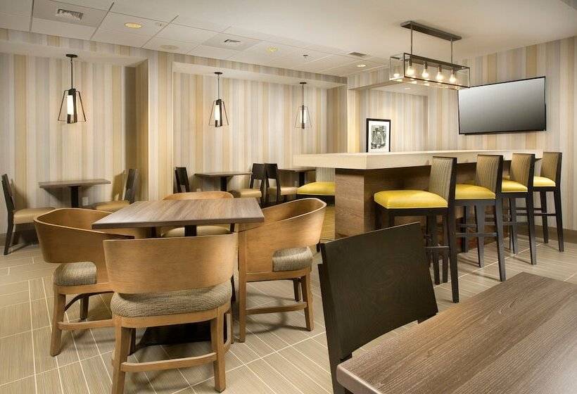 هتل Holiday Inn Express Boston North Woburn, An Ihg