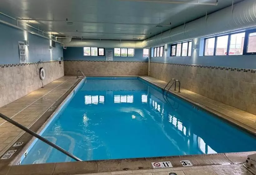 Отель Holiday Inn Express Crestwood, An Ihg