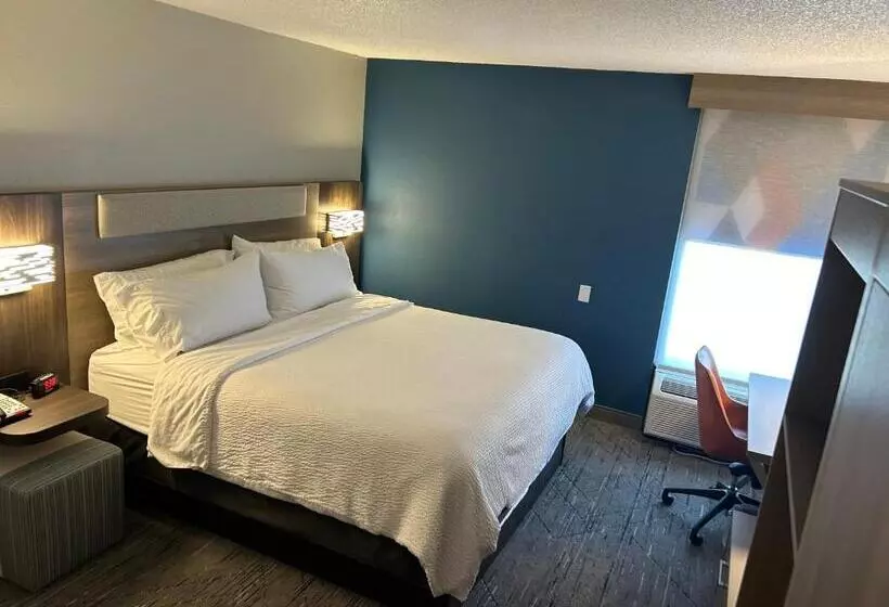 Отель Holiday Inn Express Crestwood, An Ihg