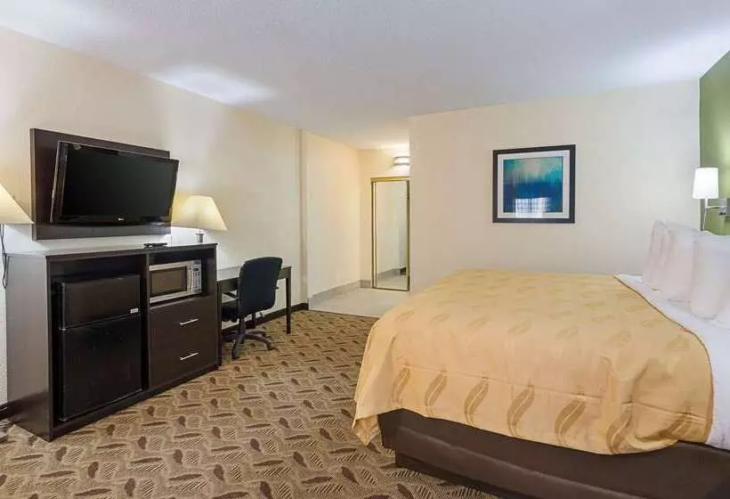 هتل Quality Inn Tanglewood