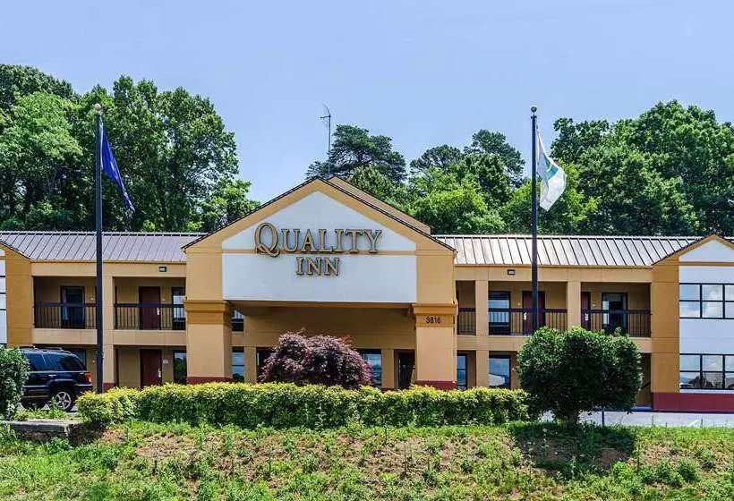 هتل Quality Inn Tanglewood