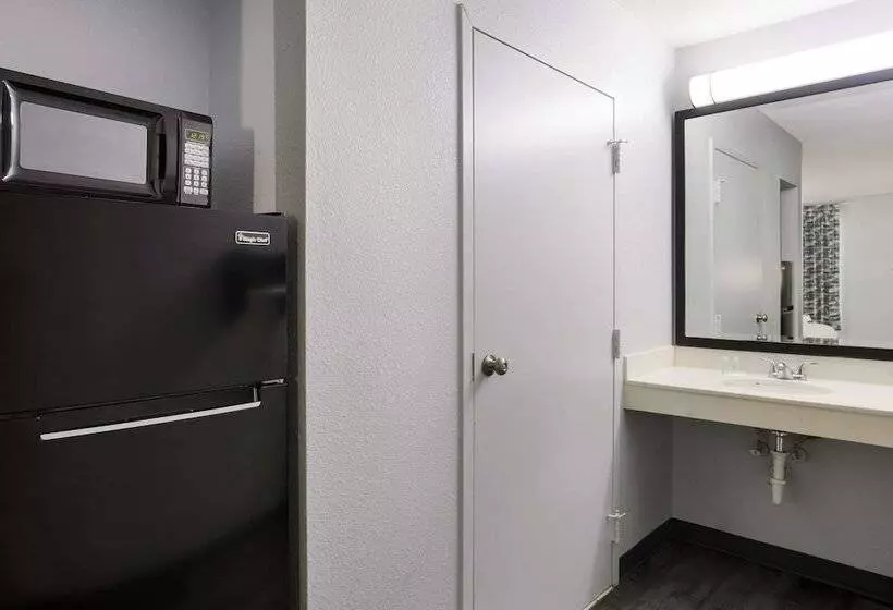 בית מלון כפרי Suburban Studios Hinesville Fort Stewart Area