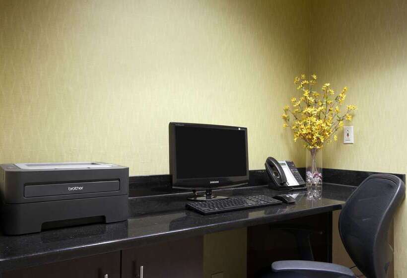 فندق Super 8 By Wyndham Calhoun