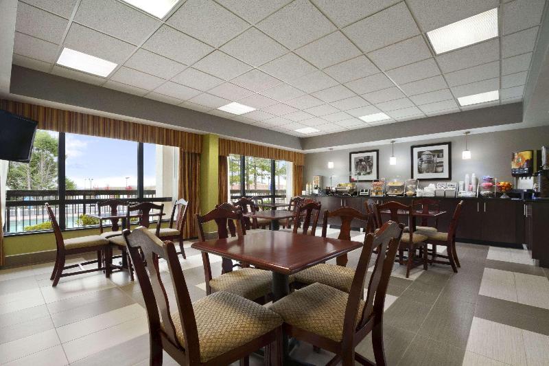 فندق Super 8 By Wyndham Calhoun