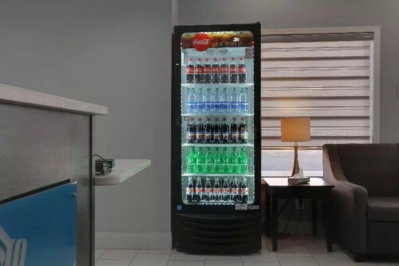 酒店 Travelodge By Wyndham Calhoun South I75