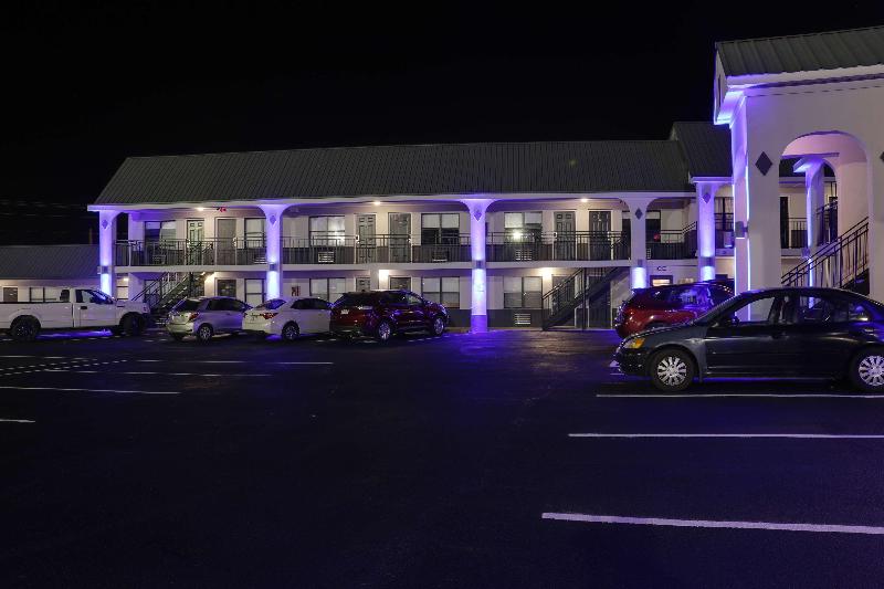 Otel Travelodge By Wyndham Calhoun South I75