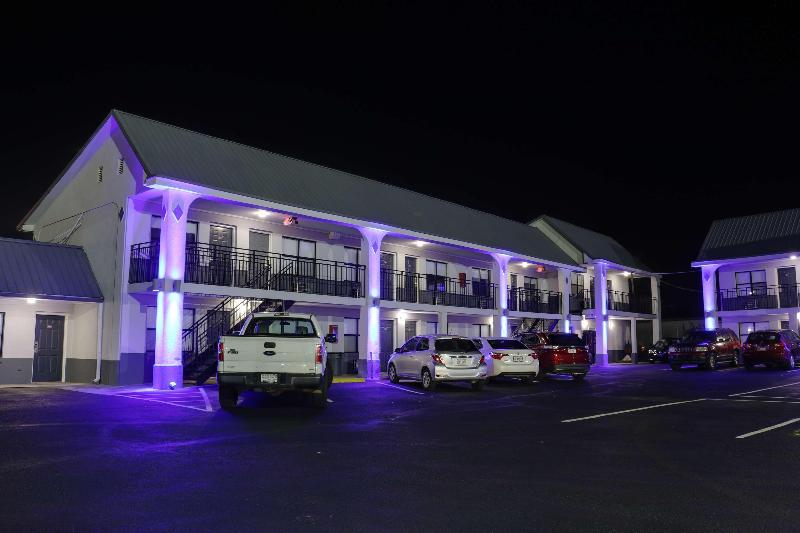 Otel Travelodge By Wyndham Calhoun South I75