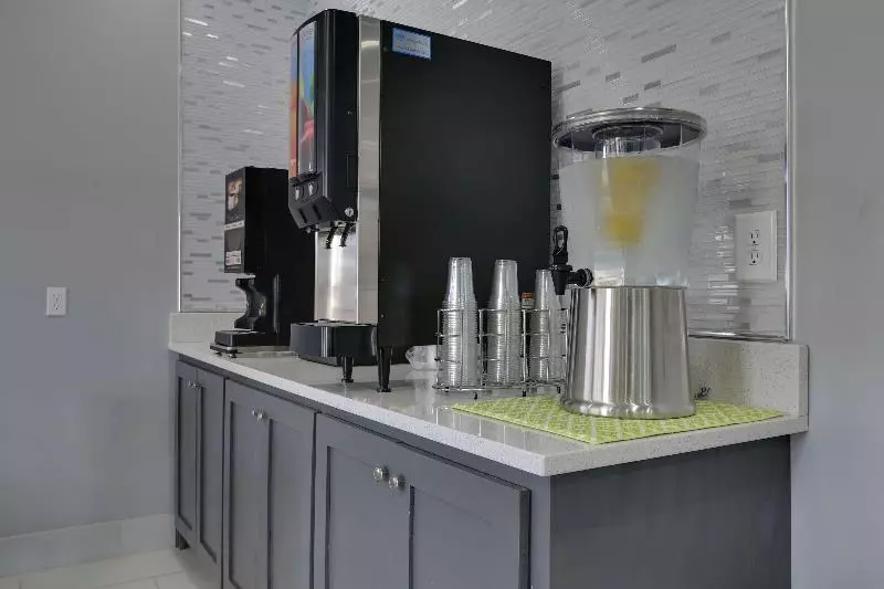 酒店 Travelodge By Wyndham Calhoun South I75