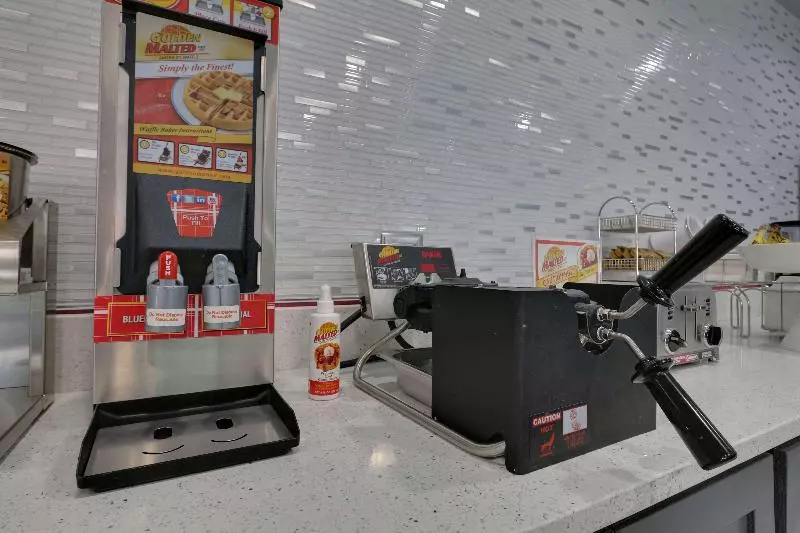 酒店 Travelodge By Wyndham Calhoun South I75