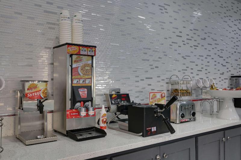 Otel Travelodge By Wyndham Calhoun South I75