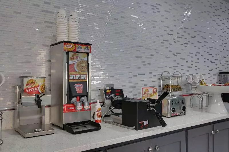 酒店 Travelodge By Wyndham Calhoun South I75