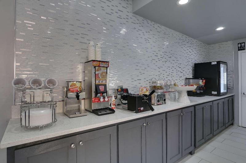 Otel Travelodge By Wyndham Calhoun South I75