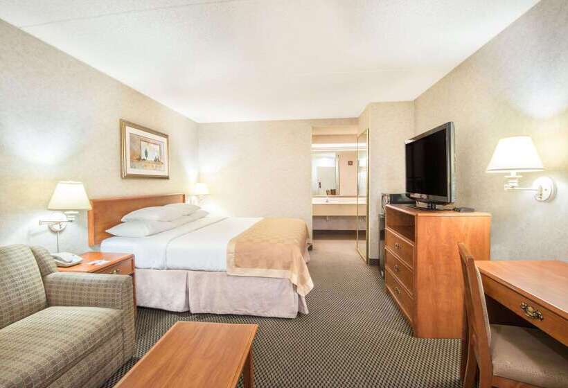 هتل Travelodge By Wyndham Pueblo