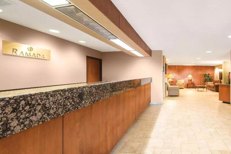 호텔 Travelodge By Wyndham Pueblo